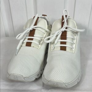 Nautica white/brown trim size 8 athletic shoes. Great shape